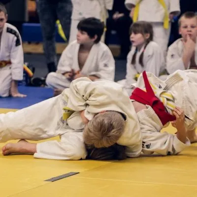 Achat de tatamis de judo : 6 décisions pour équiper durablement un dojo