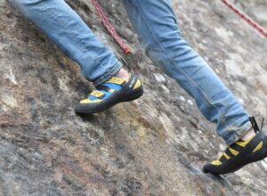 Le chausson d'escalade Capra de la marque Approach Outdoor : un équipement performant et durable